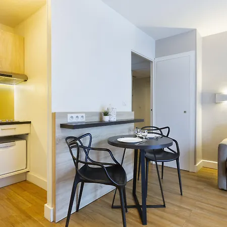 Citadines Tour Eiffel Apart-hotel 4*