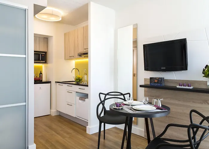 Apartmanhotel Citadines Tour Eiffel 4*