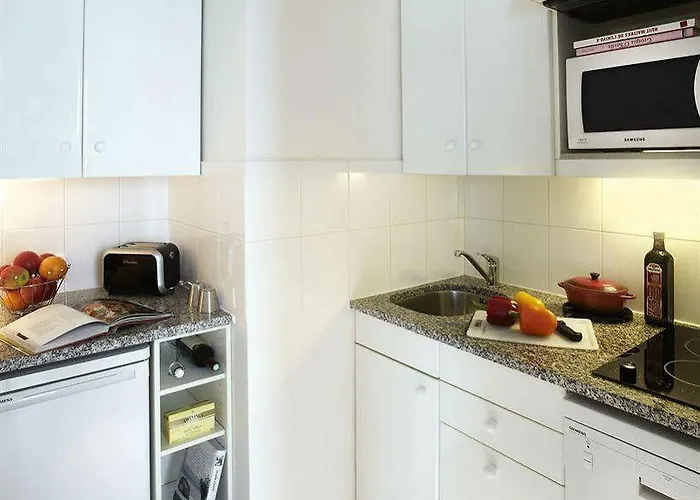 Apartmanhotel Citadines Tour Eiffel 4*