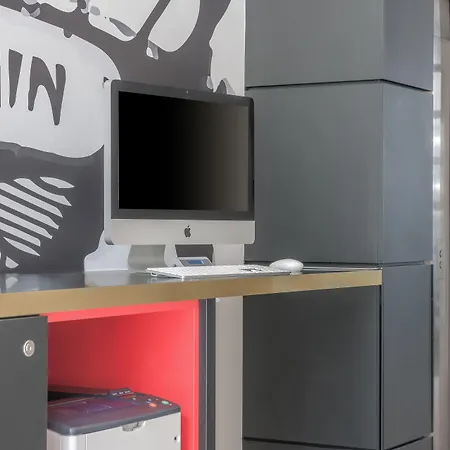 시타디네스 투어 에펠 파리