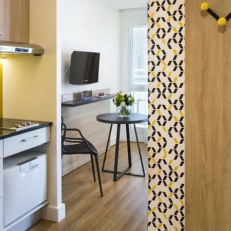 시타디네스 투어 에펠 파리