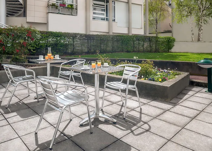 Citadines Tour Eiffel Aparthotel 4*