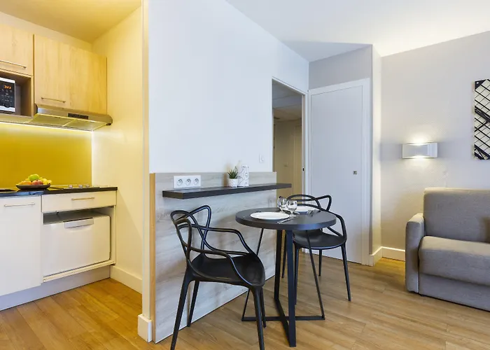 Citadines Tour Eiffel Aparthotel 4*